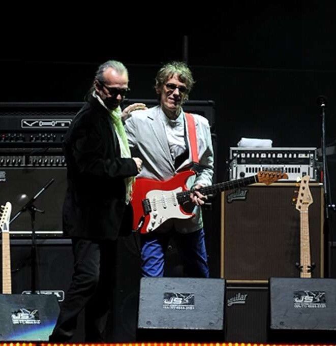 lebon_david's tweet photo. Me dijiste ...."la música es el perfume de Dios"....#Spinetta #amorinfinito #FelizCumpleFlaco #FelizDiaDelMusico https://t.co/iaODQZBLcA