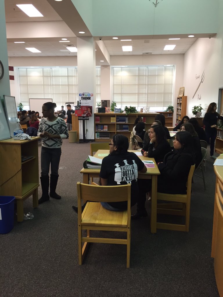 TurnbullsClass's tweet image. AVID tutor training@ LHS Killough. @AVID4College @AVIDlady