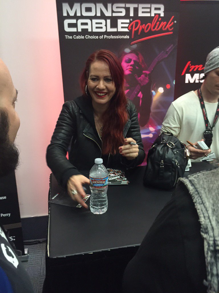 A_gui_la's tweet photo. "@MonsterProducts: .@NadjaPeulen stops by #MonsterNAMM to sign for the fans! https://t.co/XUuyJPgWZF"