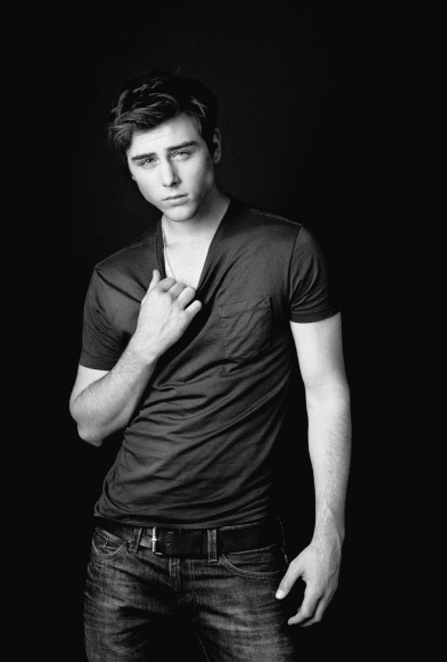 VortexDroll's tweet image. • Presley Bristol Benedict 

•Age: 26 (may vary)