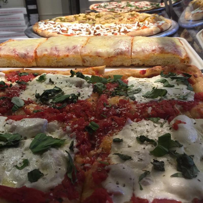 riverajulio7669's tweet photo. @News12LI planet pizza ready to serve pick up or delivery all day Westport ct https://t.co/XGkmDBTftS