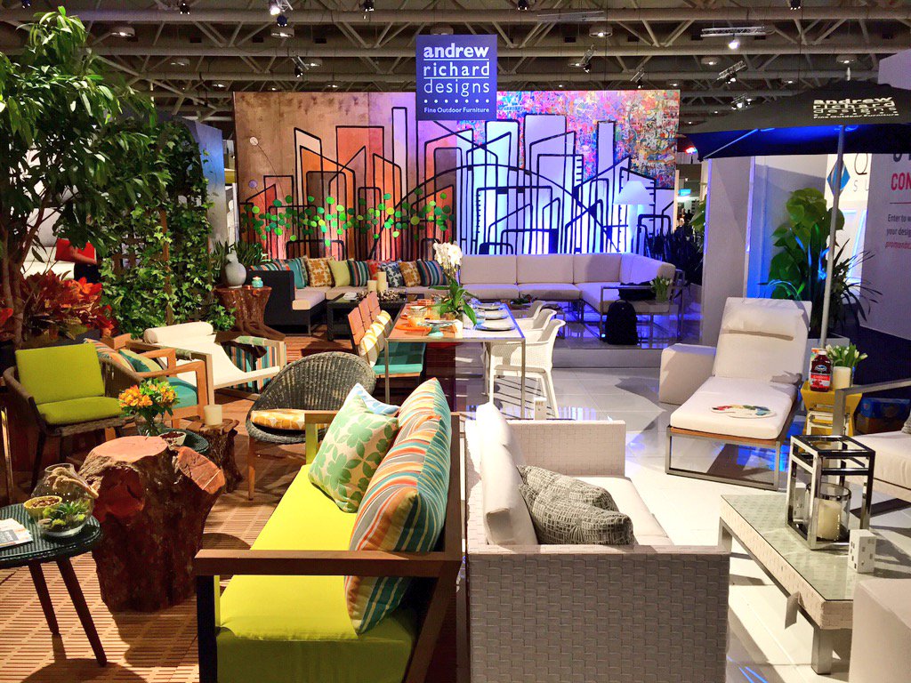 ARD_Furniture's tweet photo. "Tale of Two Patios". @IDSToronto #design #ids2016 #toronto #patio #ARD https://t.co/DBx8hmteKc