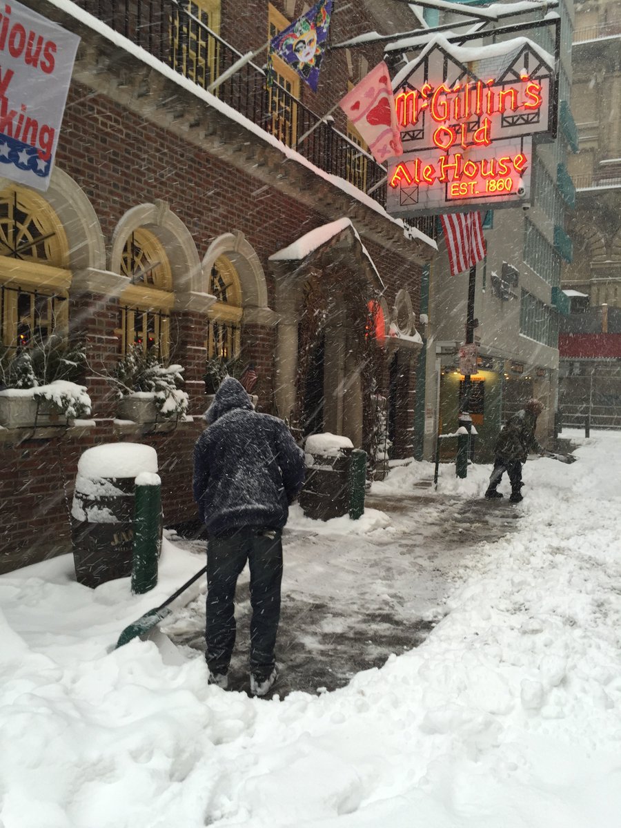 McGillins's tweet photo. Let it snow, let it snow, let it snow @McGillins #SnowDrinking #OpeninPHL https://t.co/YnhwczdBKc