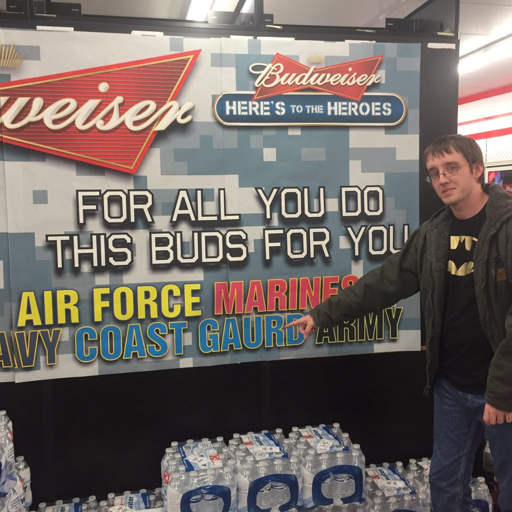 Brokenstogie's tweet photo. Friend: what's wrong with this photo?
Me: it's not bud light? @Budweiser   #herestotheheroes #coastguard #coastgaurd https://t.co/hRhb2DqfXH