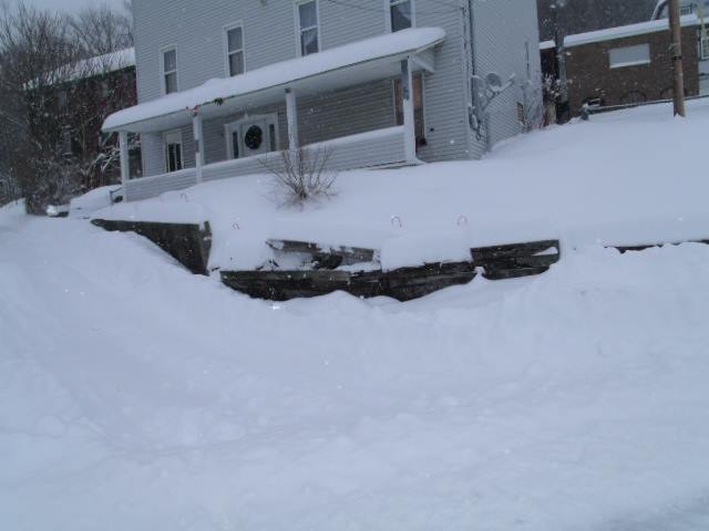 PattiannBeam's tweet photo. over 2 feet of snow https://t.co/adm4eHjHpZ