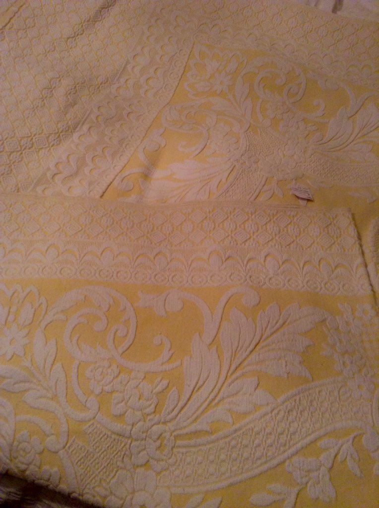 hill13_graham's tweet photo. Gone all #pastely and #traditional with this #vintage find ๐๐ Nice quality tho #Throw #Snuggle #charityfind ๐๐ https://t.co/lZ6corNEyZ