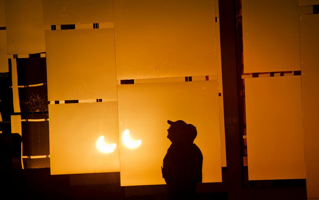EnergySecMoniz's tweet photo. I’m bullish on #solar energy as a key part of our #CleanEnergy future. https://t.co/LD9S4uMpXq https://t.co/3JL99wDLbU