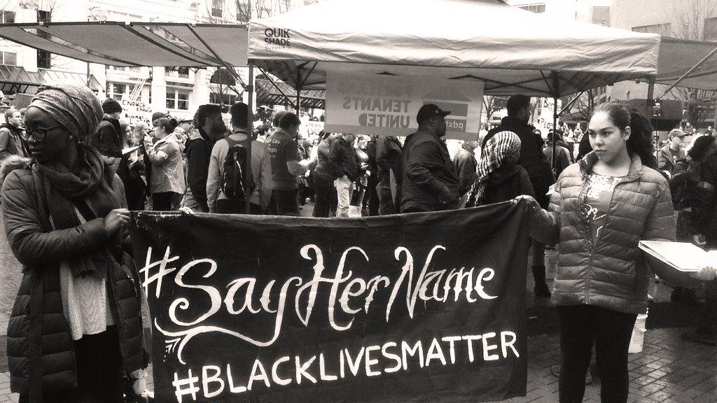 Izzy_EatWorld's tweet photo. @IceOutOfLA @BernieSanders @PDX_For_Bernie #FeelTheBern #BlackLivesMatter #BerniePromposal Unity is what we need https://t.co/9VTkRtKtRz