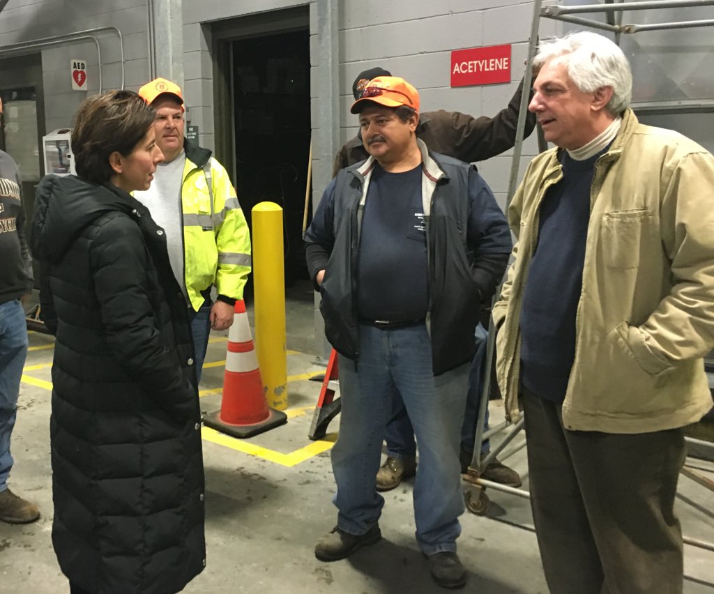 GovRaimondo's tweet photo. Getting updated by @RIDOTNews Director Alviti on the status of Rhode Island's roads + drivers #JonasRI https://t.co/LTFdTn6gTm