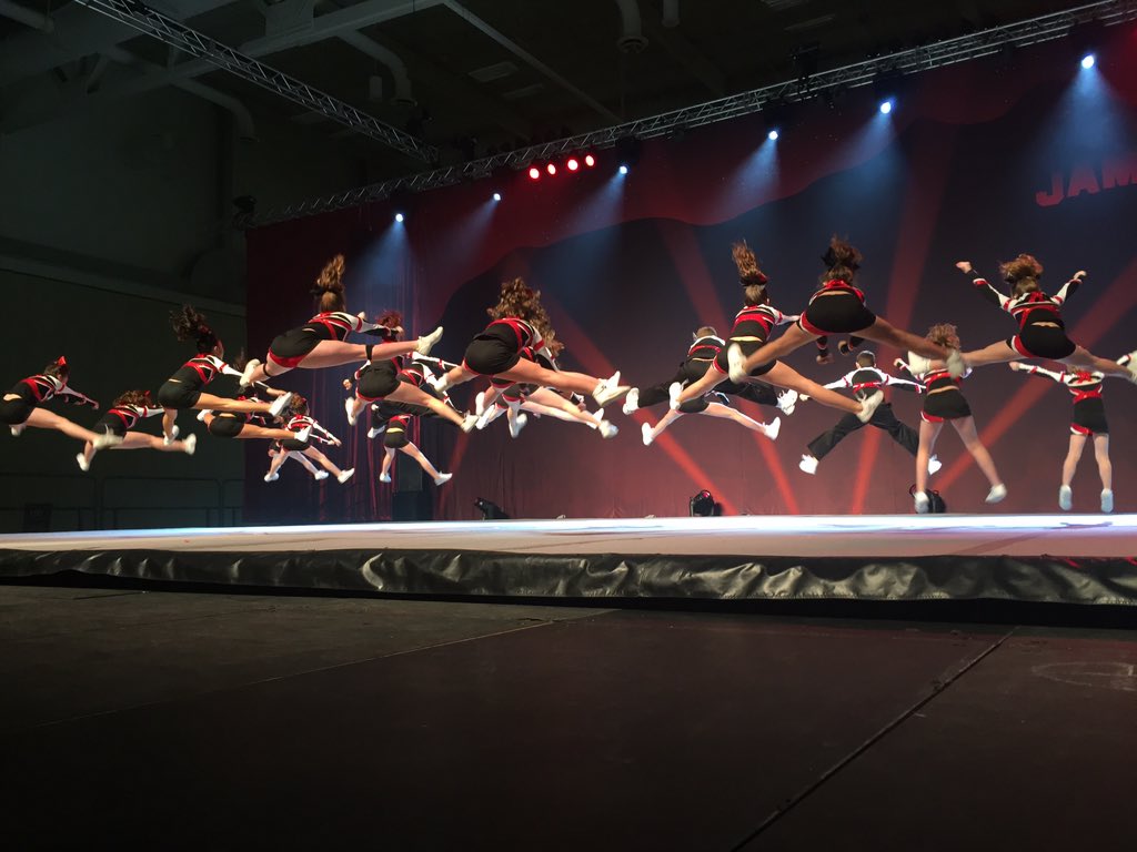 thejambrands's tweet photo. We're into our FINAL session down at #LIVELou 🙂 don't forget to check out @JAMLIVEtweets for all the Action!! https://t.co/rrFjLFCO0Y