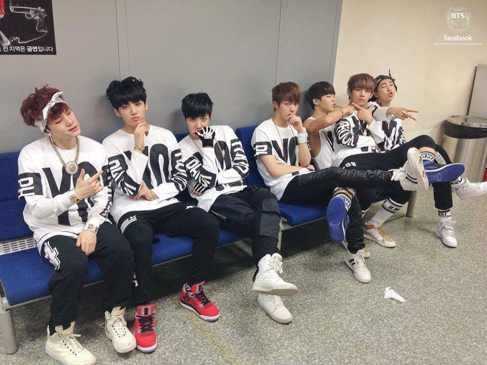 taeftjiminnie's tweet photo. OMFGGHFJDJKFFHHFK I MISS THEM SOO MUCH I CAN'T #VMIN #BTS https://t.co/s8pCdMWg06