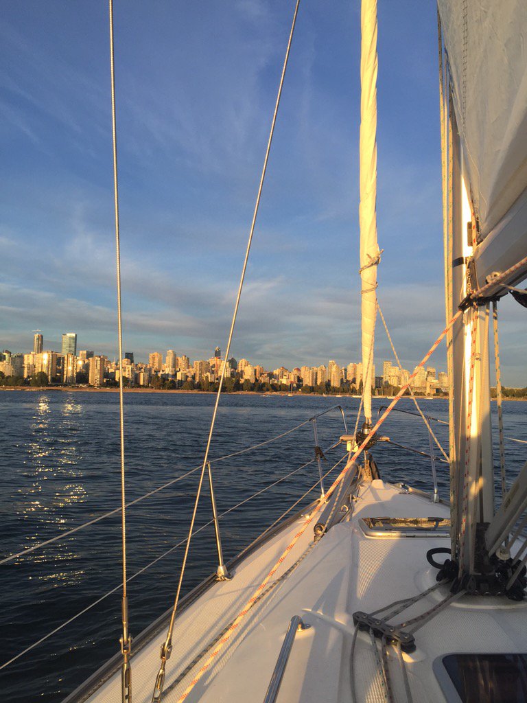 Ajvlewis's tweet photo. This view is why I love #boatinginbc #vikingsailingclub #jerichosailingcenter https://t.co/BNsXO6lqf4