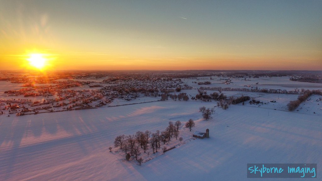 skyborneimaging's tweet photo. Afternoon flight, a day after the snow... #SnowDay2016 #Kentucky https://t.co/qylKZ7t32z