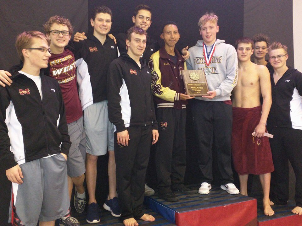 MustangH2O's tweet photo. Boys were seeded to get 5th and end up 2nd winning district runner up plaque! Great Job boys!! #markleft https://t.co/8VBNAMuhuO
