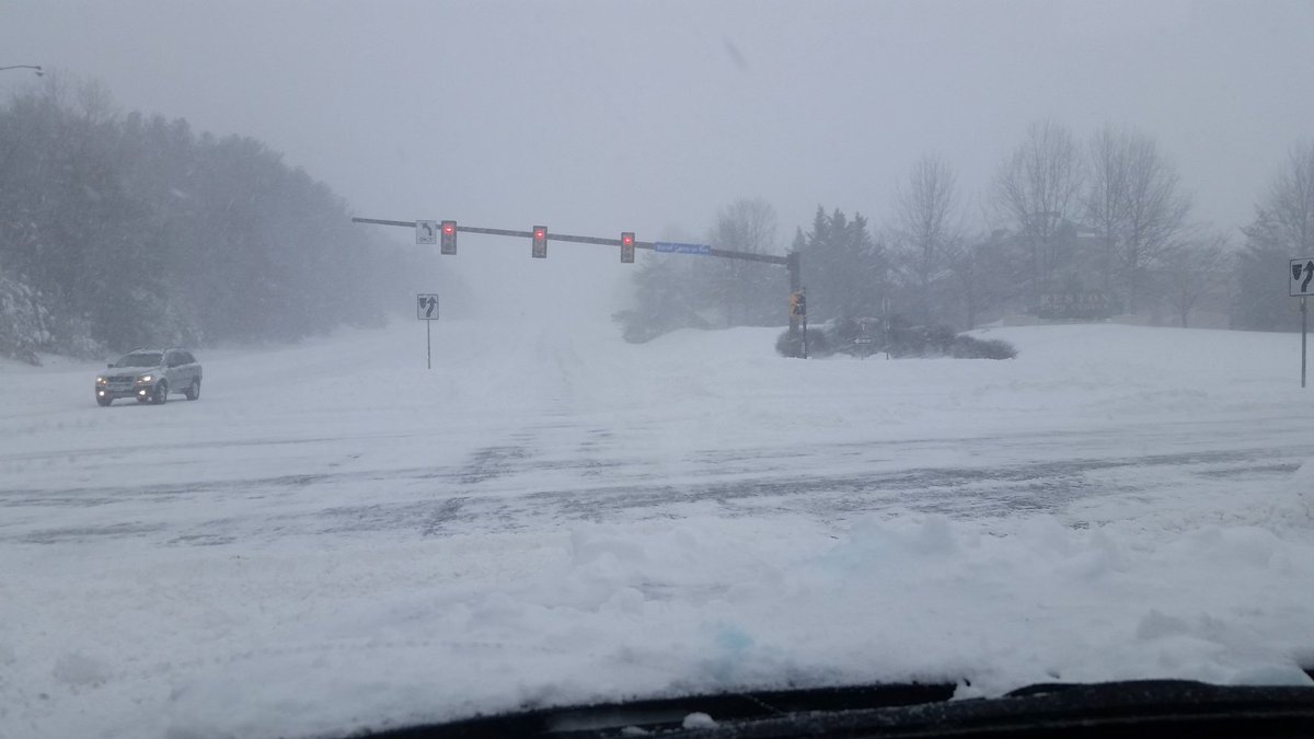 WFOcom's tweet photo. @Toyota @koonstoyota The 4RUNNER SR5 Keeps it wild. #blizzard2016 https://t.co/DW7o1XmgxJ