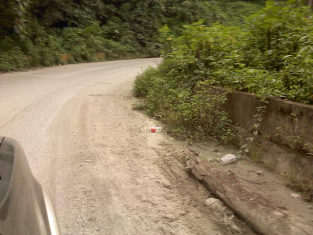 franzfreites's tweet photo. https://t.co/wecFsnIvLg #SemanarioComunitario ALERTA CARRETERA #Guatopo UNA GUILLOTINA FULL HUECOS HASTA #Araguita https://t.co/GMtmT5biXT