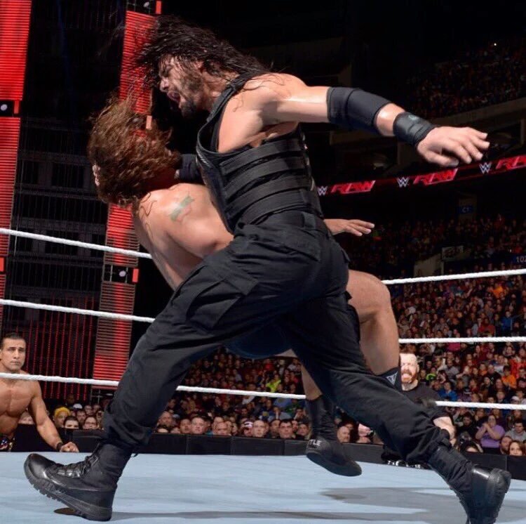 HandyRed's tweet photo. @Shady926 @kospelich33 @romanreigns568 He fights alright!! The Man's a beast!! https://t.co/mIcWWO2VSS