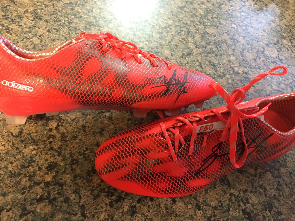sonarfeed's tweet photo. Adidas Adizero F50's signed by Ozzy &amp; Lamar 🔥🔥🔥🔥🔥#SFFT16 #F50s #WHOA https://t.co/F2Q8L2XZFt