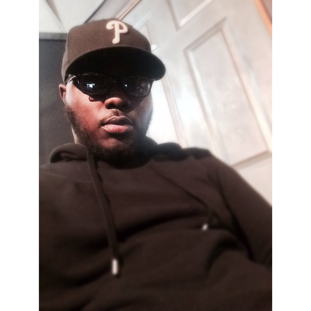JAH_PaperChasin's tweet photo. 👣👣@Suavog https://t.co/JwgpmRrF8o