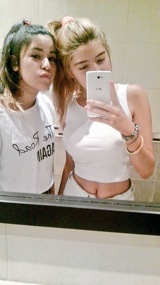 jaacki54's tweet photo. Mi hermana fav,dsp de tanto otra ves nos volvimos a ver y lo lindo es que seguimos teniendo la misma amistad,t amo💕💞 https://t.co/IJxCg9WBeb