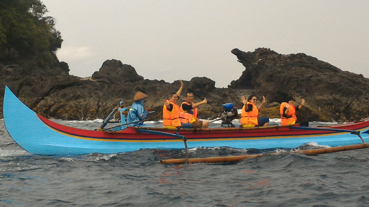 akuk3r3n's tweet photo. Kiluan Bay Lampung.. memang oke banget. Bagussss deh utk adventure @nu2kngetop @sonya_153 https://t.co/CssugVJAd0