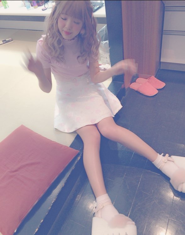 0220nicole's tweet photo. いってきまー♡あれ♡えへへ〜〜 https://t.co/AUj9I5LAP5