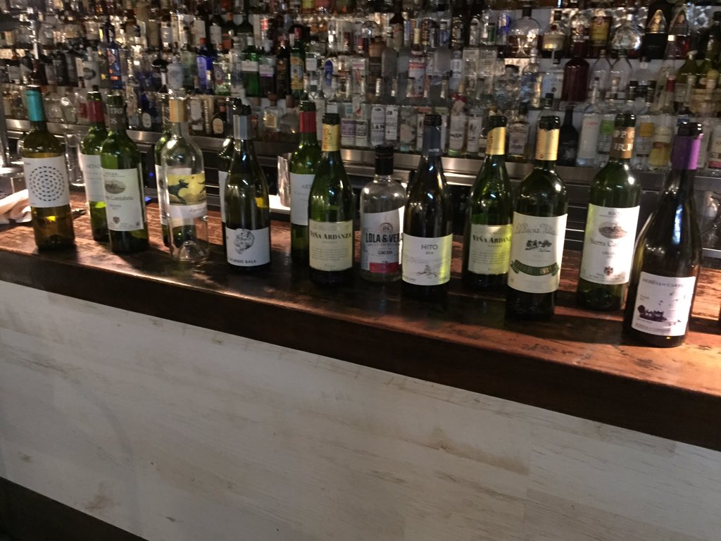elpadremadrid's tweet photo. Esta noche en el @elpadremadrid nuestra temporada de caza y nuestro día de vinos el lunes más, os esperamos!!!! https://t.co/evtUZEcw1d