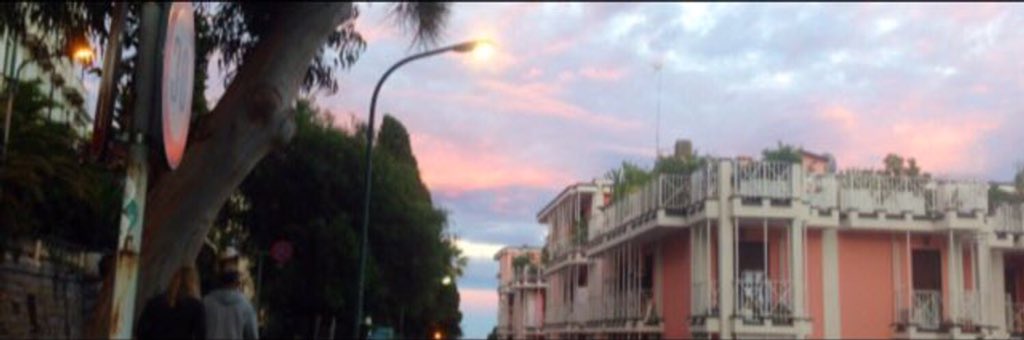 illicithowell's tweet image. 