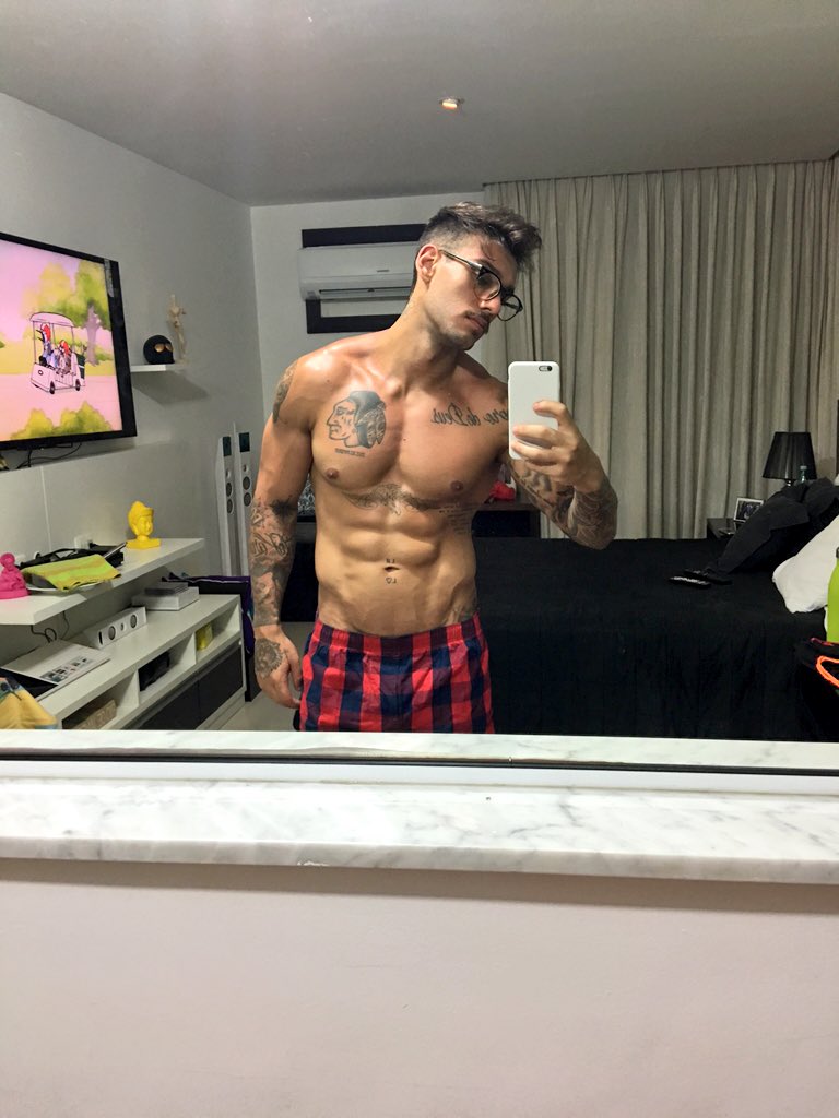 lucaslucco's tweet photo. Tô vermei https://t.co/nHAqdoDxnR