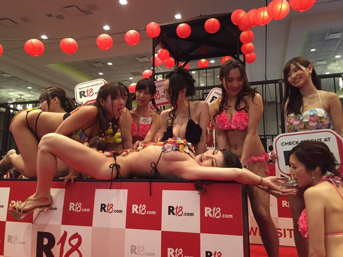 2 pic. ラスト女体盛り✨

#r18dotcom
#AVN
#LasVegas https://t.co/sRpVqSUI43