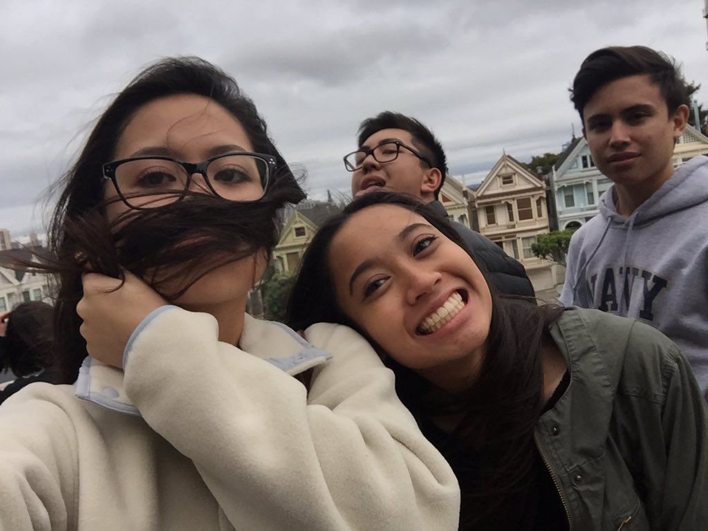 brochelleee's tweet photo. HBD TO MAH GURL @aIexdiaz🎈🎉 #foodgvsm #matchingchristmassweaters #rainorshinerayismine https://t.co/fJb9wQIhd9