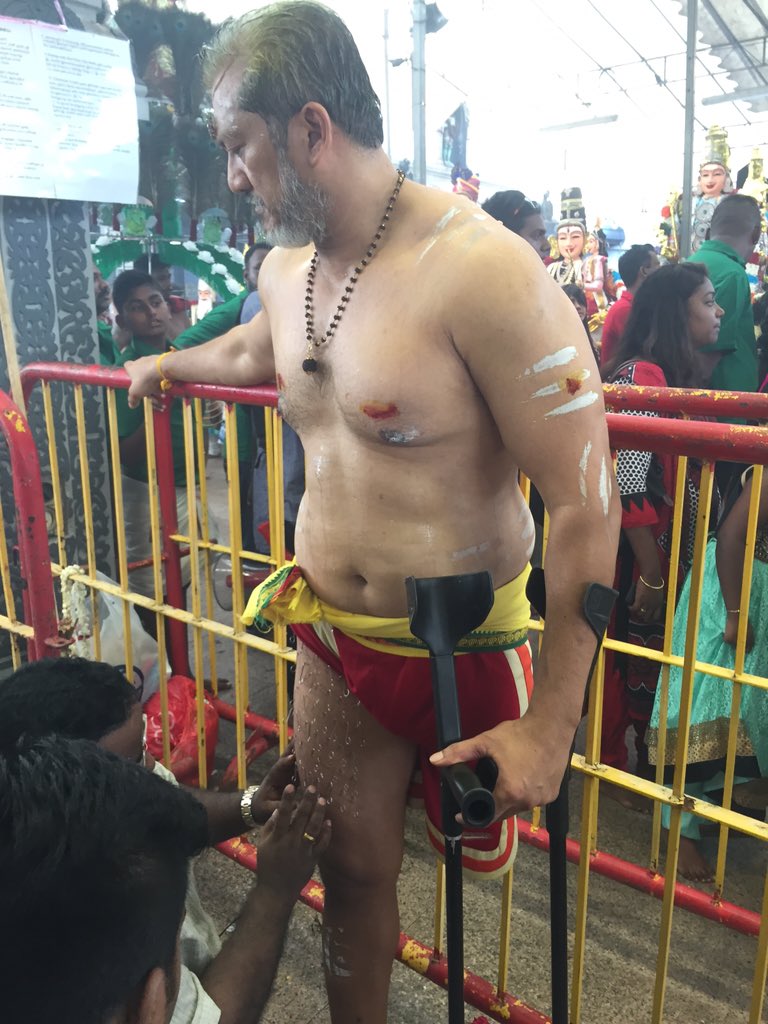 lauraphilomin's tweet photo. Para athlete and fitness coach Kalai Vanen getting pierced during #Thaipusam https://t.co/Muo1i6XPKP