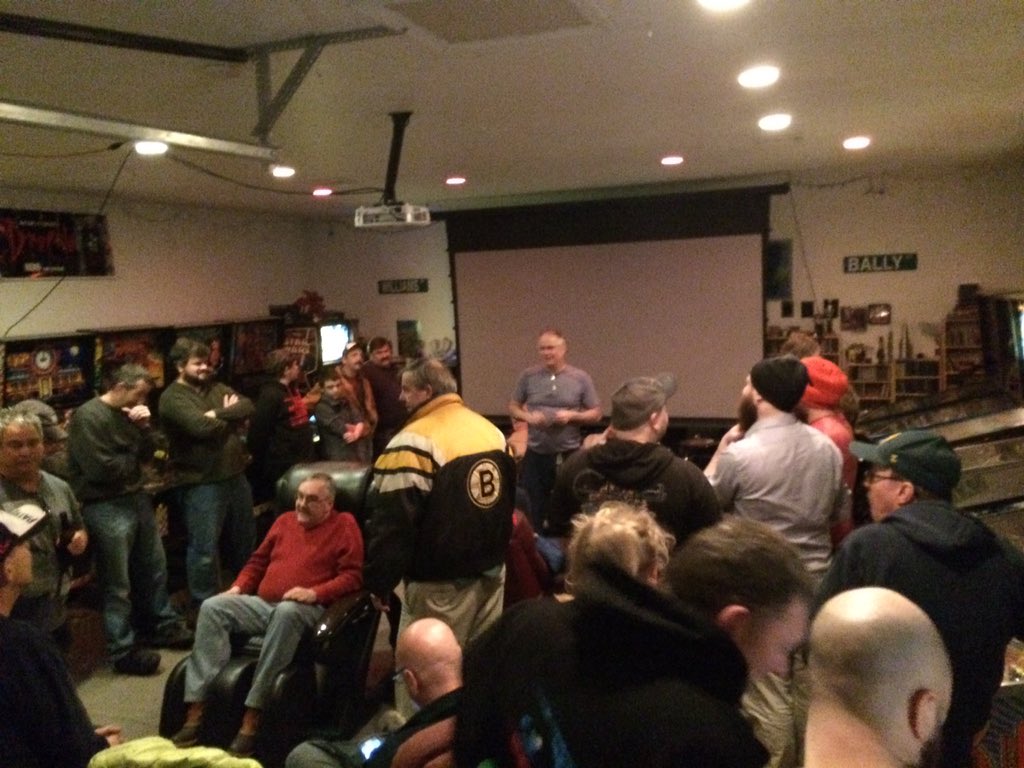 MaineCompGaming's tweet image. About to decide teams. 36 people here to play #pingolf check out the stream on #twitch 
#MCGJAN