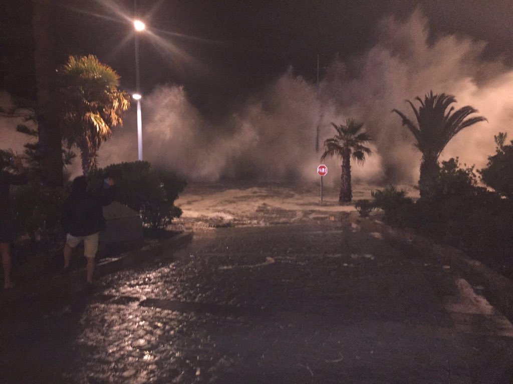 juampi_isbej's tweet photo. @sitiodelsuceso @reddeemergencia frente al Casino de Viña del mar, corresponsal @isbej666 https://t.co/MAsbwVbYt0