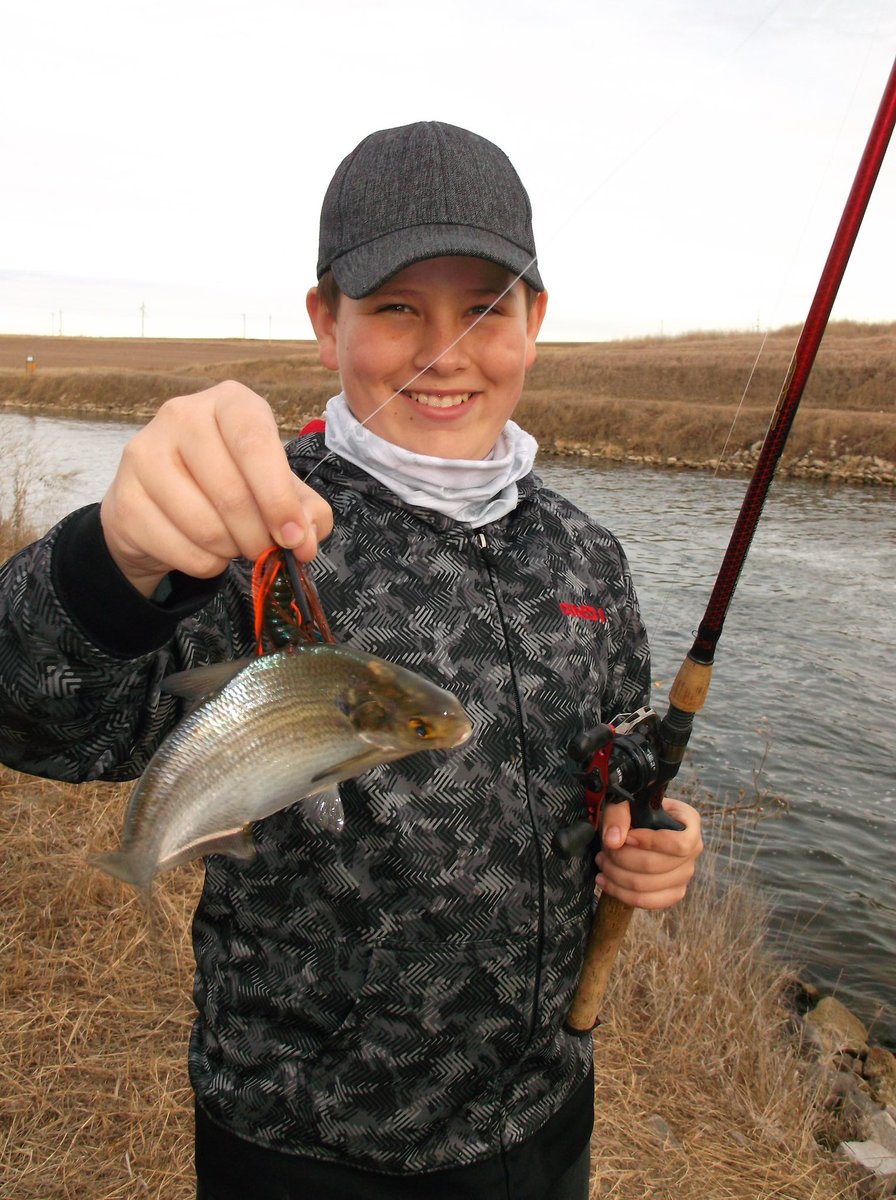 Yak4lifeJenMues's tweet image. A shad on a jig! #snagged... What are the odds?!?! #LuckyDuck