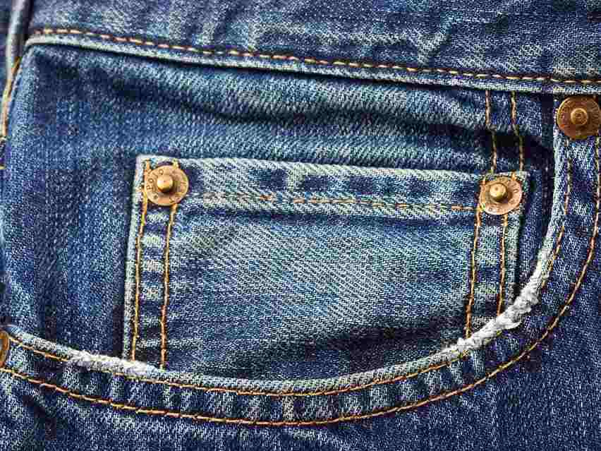 ABPNews's tweet photo. Revealed: What that little pocket in your jeans is really for?
#Jeans #Levi
https://t.co/wwM2Hexkfs https://t.co/f4HcvTb5Bn