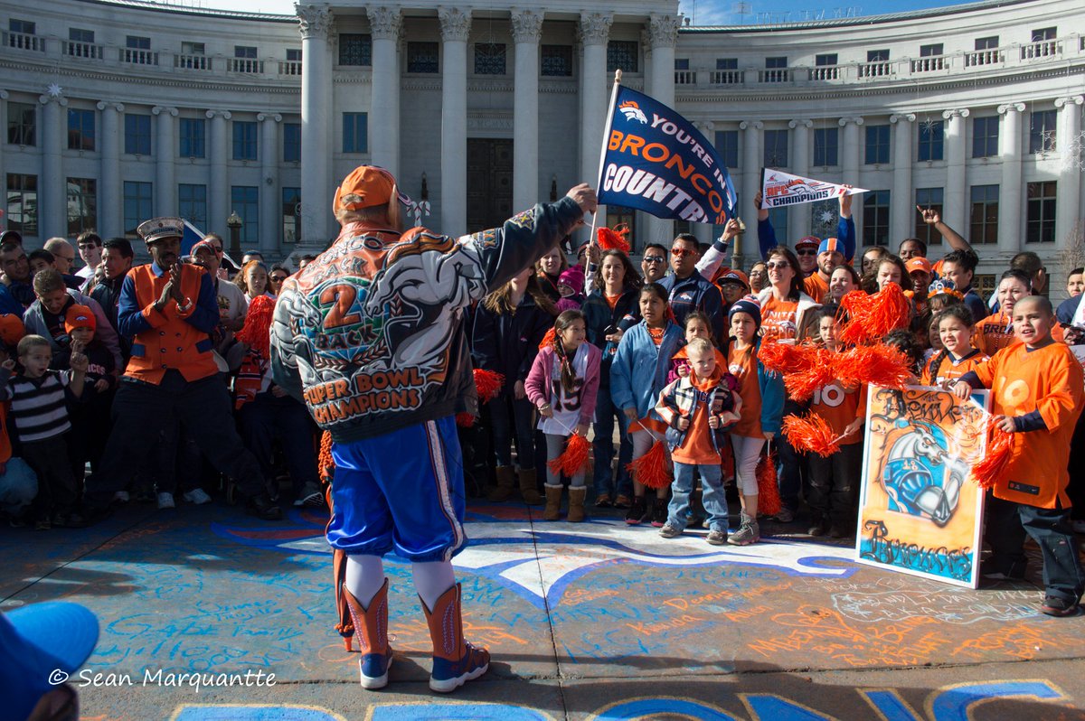 Smarquantte's tweet photo. Game Day in the Mile High City!  @Broncos #NEvsDEN #WeAreBroncos #DenBestFans https://t.co/9RaDJV811q