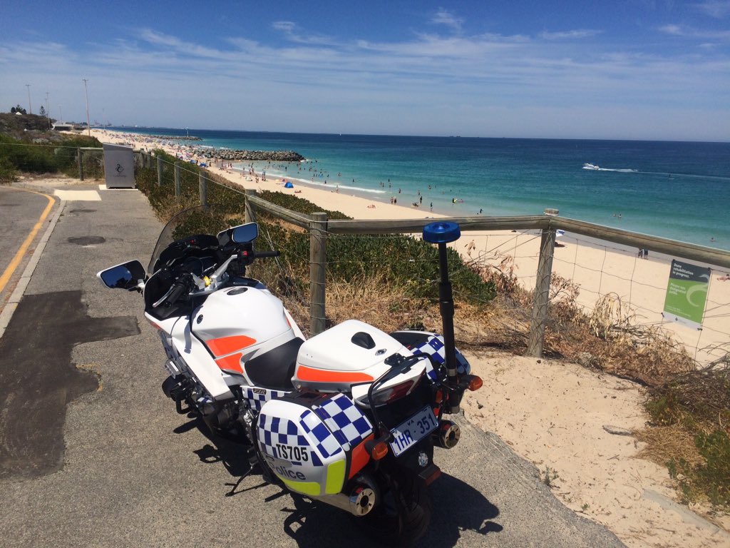 RoadPolicingWA's tweet image. #TEG1 Op Safe Beaches #looklockleave #dontleavevaluablesinyourcar #headsup #toughgig #ridingforaliving #officeviews