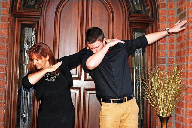 DChrisman91's tweet image. Had to teach her the dab #momprom