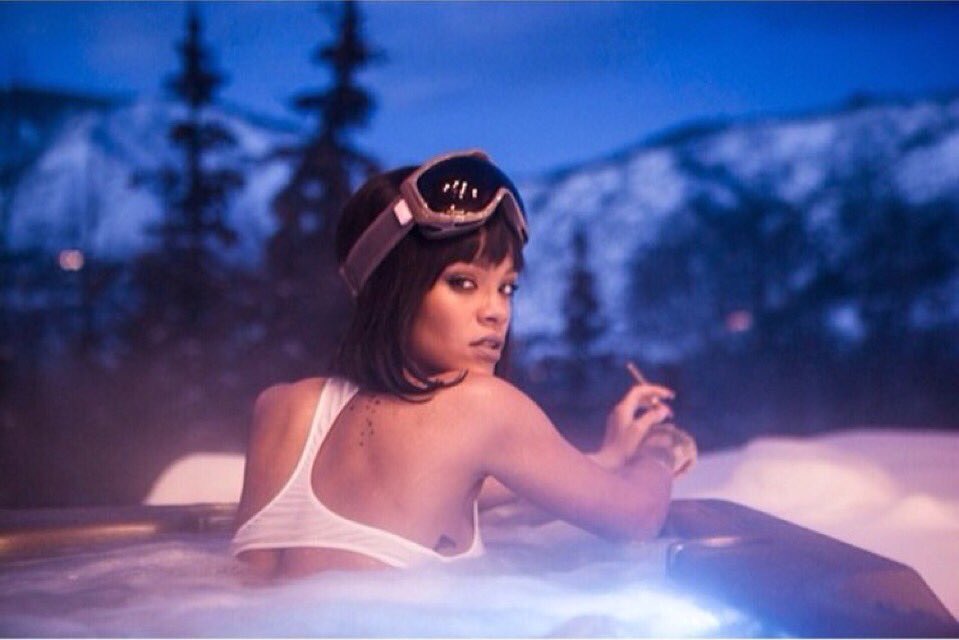 rihannarchive's tweet photo. https://t.co/gZZyqmYMtI