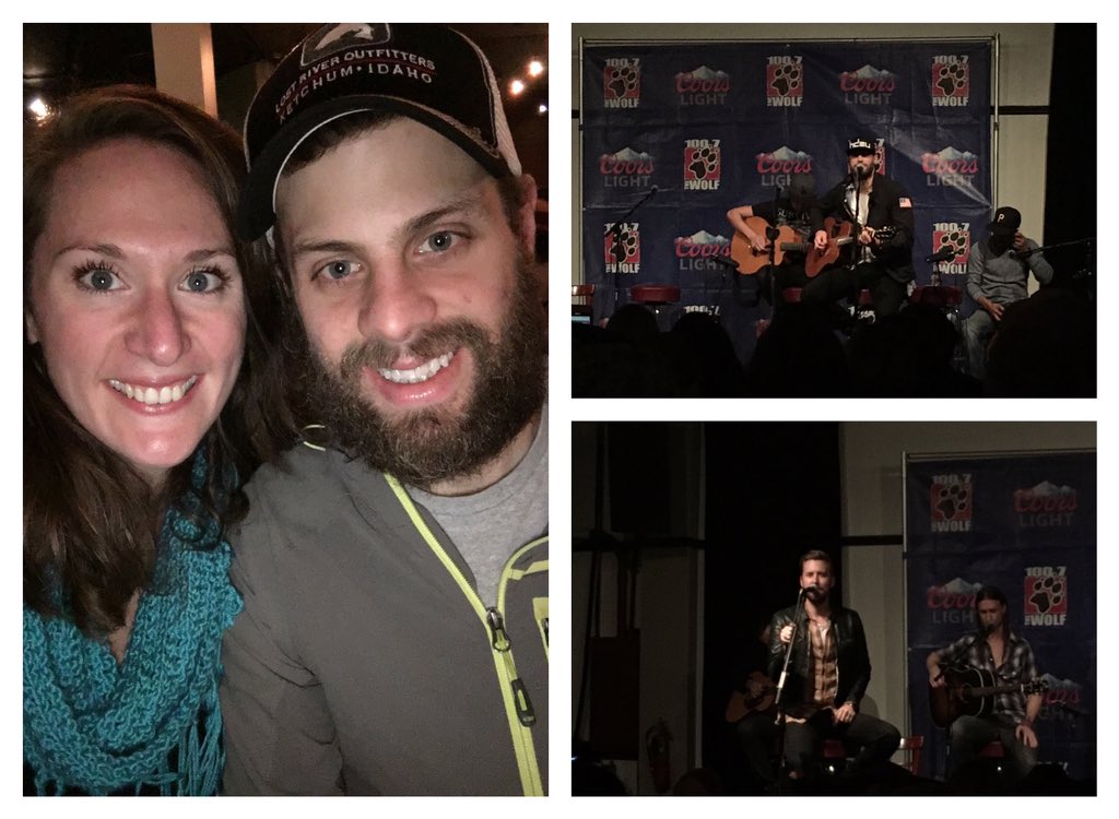 StubbornRooster's tweet photo. So excited I got to go to #FitzBlindDate!!!! @ChaseRiceMusic and @charleskelleyla 😊🎶 thanks @SeattleWolf https://t.co/nA0BlTrc3i