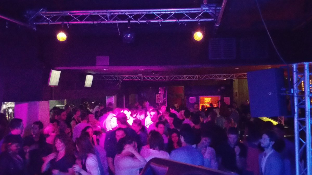 FreshhhDj's tweet photo. @freshhhdj #live @1988LiveClub #djset #after #eow #hiphoplife #funkyvibes #grooveaddiction #djlooping #enjaillage https://t.co/vWQiITW9jx