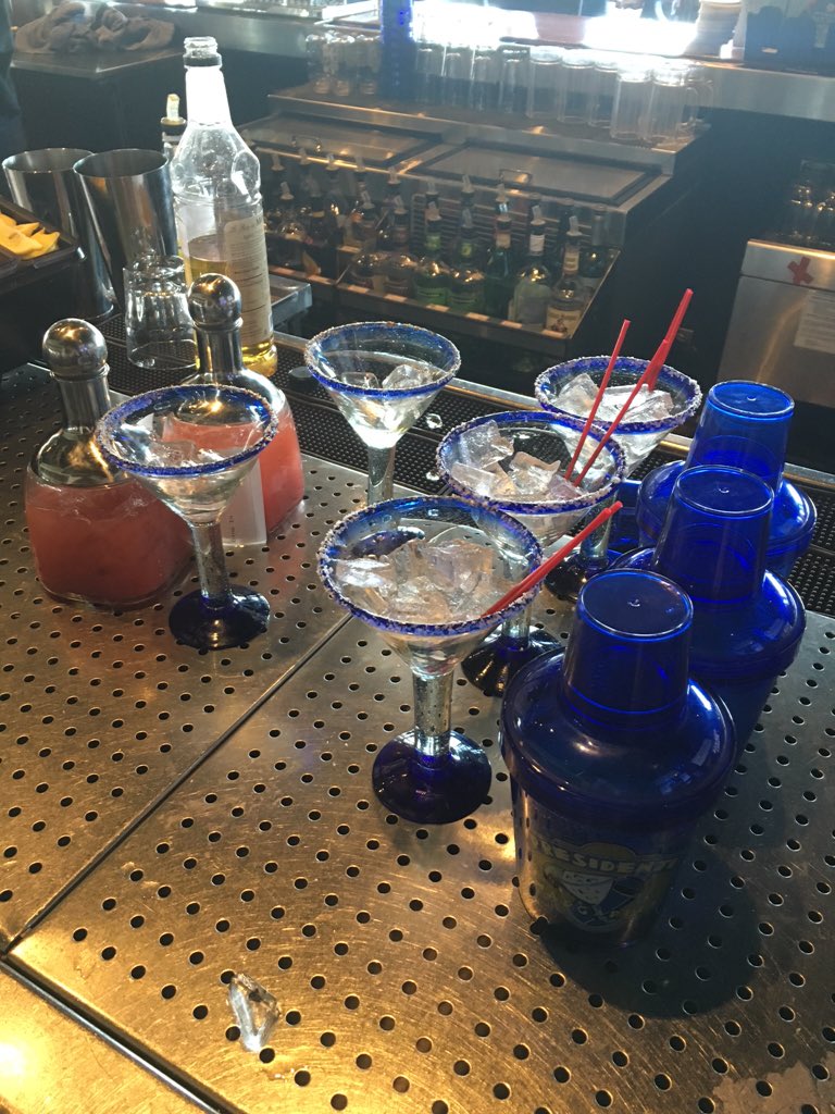 eee_gg's tweet image. Looking for #1 #17pres/patron #lunchshift #shakeit #bartenderonpoint @Scott_Coolbaugh @treyhornaday