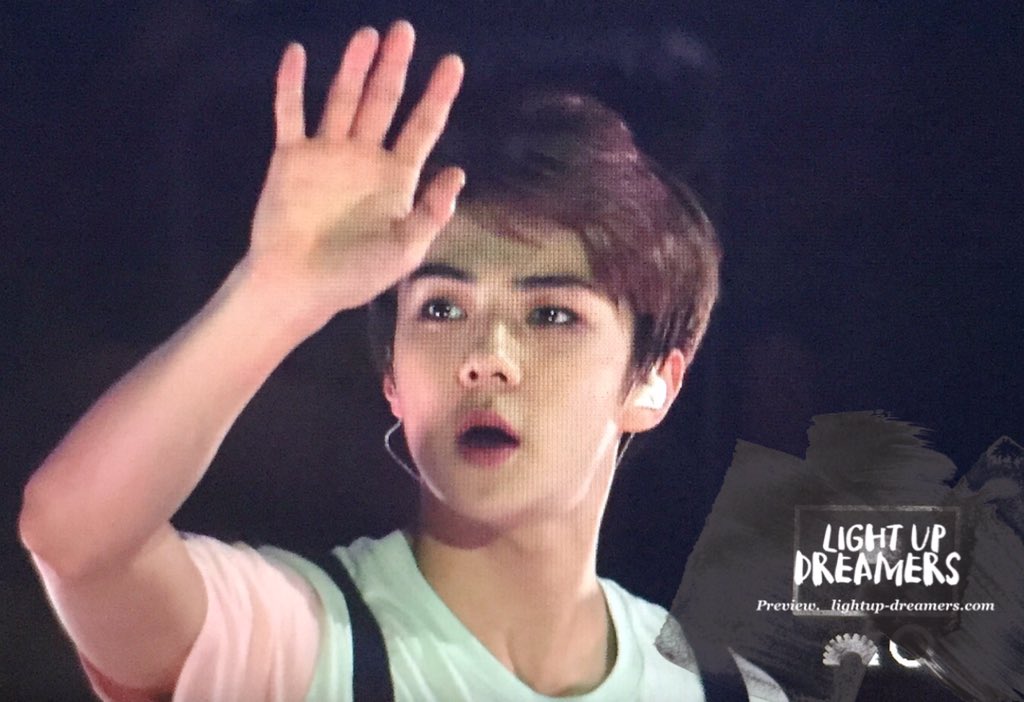 lightup0408's tweet photo. 160123 Manila #Sehun #세훈 https://t.co/dilR4hLd14