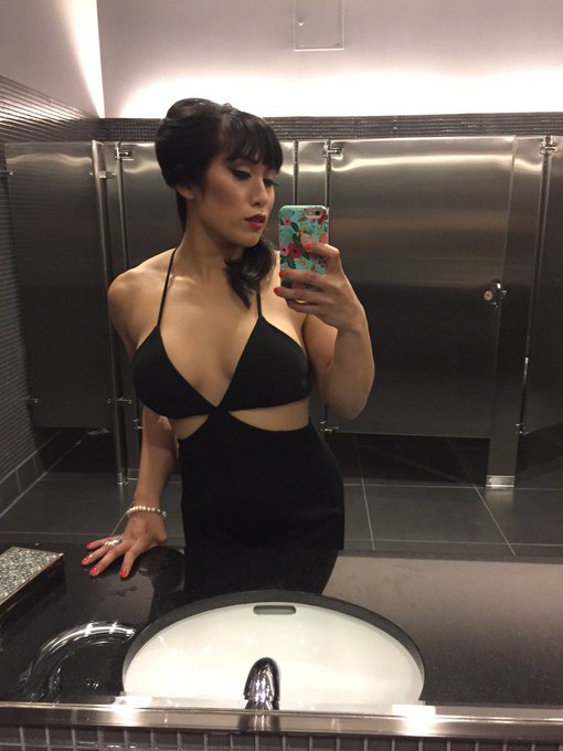 AVN time https://t.co/YfqyVpRmvf<a href="/tag/mvsales"class="tags"><span>#mvsales</span></a>