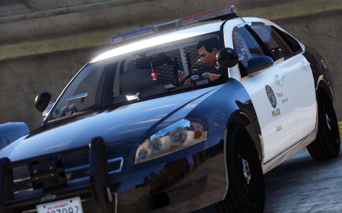 LSPD_N_Taylor's tweet photo. LSPD Officer N. Taylor is finally back out on the street after a full, but long recovery. https://t.co/jCMAmmRbP3
