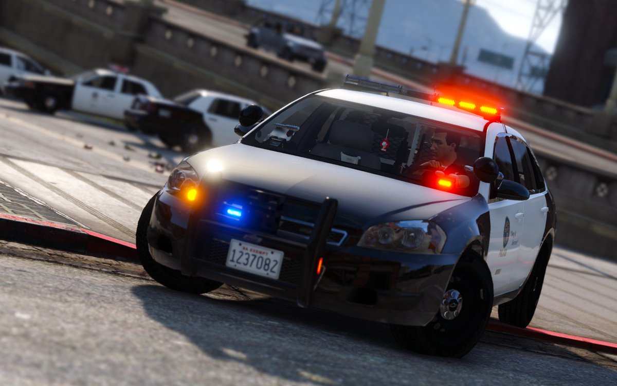 LSPD_N_Taylor's tweet photo. LSPD Officer N. Taylor is finally back out on the street after a full, but long recovery. https://t.co/jCMAmmRbP3