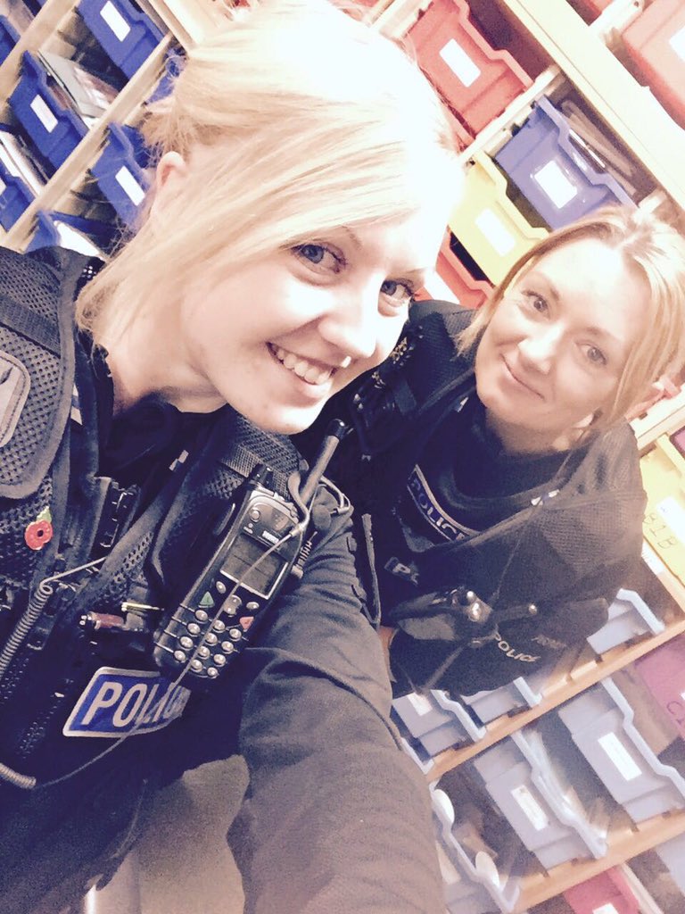 Katy_B4's tweet photo. #EPspecials #ScCorneby #999family got to love a night turn 🙌😜 https://t.co/2QY96UOu51