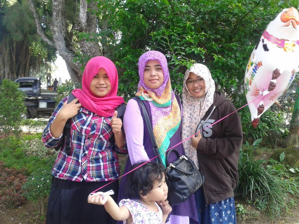 umaey_may's tweet photo. Teman itu slalu ada dlam setiap detik.. https://t.co/l3tsgKPg3q