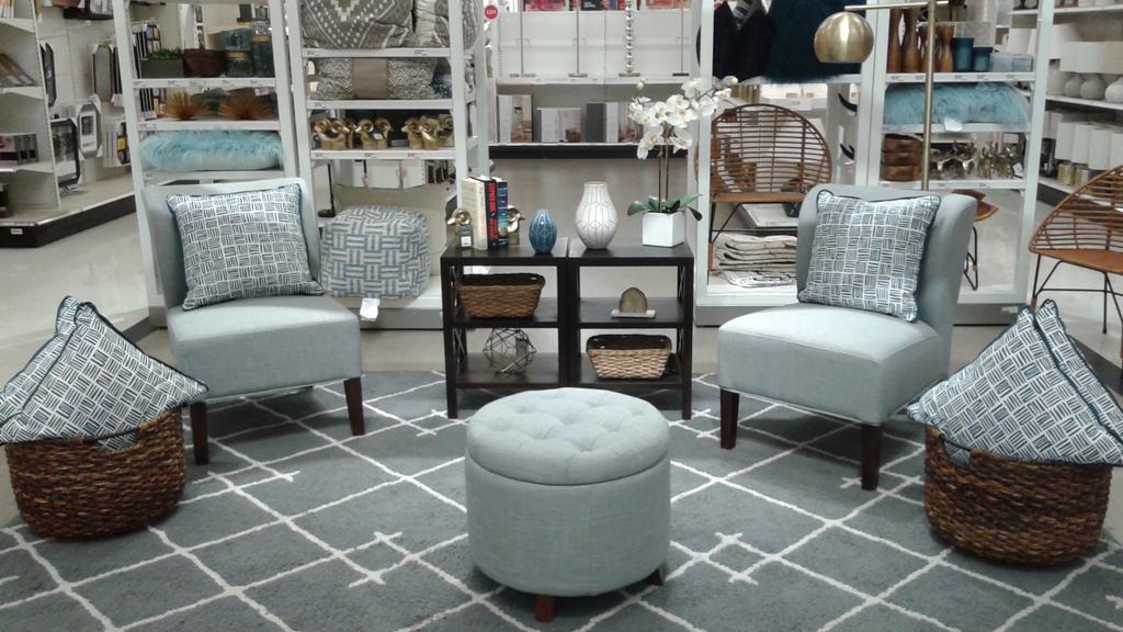 3rd time this week we had to ReMerch.1 Guest bought ENTIRE setup.#FutureVMLs#DisplaysDriveSales#T2482 #Deana&amp;Brandon